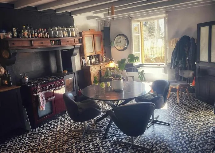 Holiday home In Groene Oase Charensat